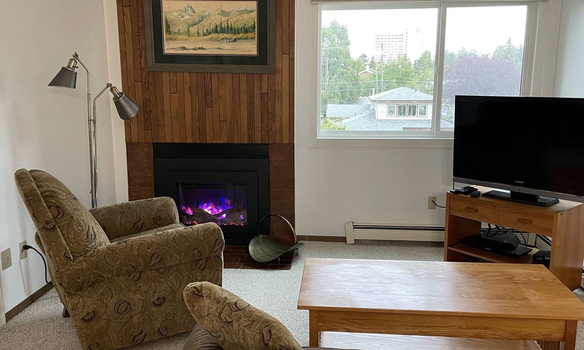 Downtown Anchorage Apartment | 1 bdrm condo. Indoor parking garage. Secure bldg access. 90 day minimum stay
