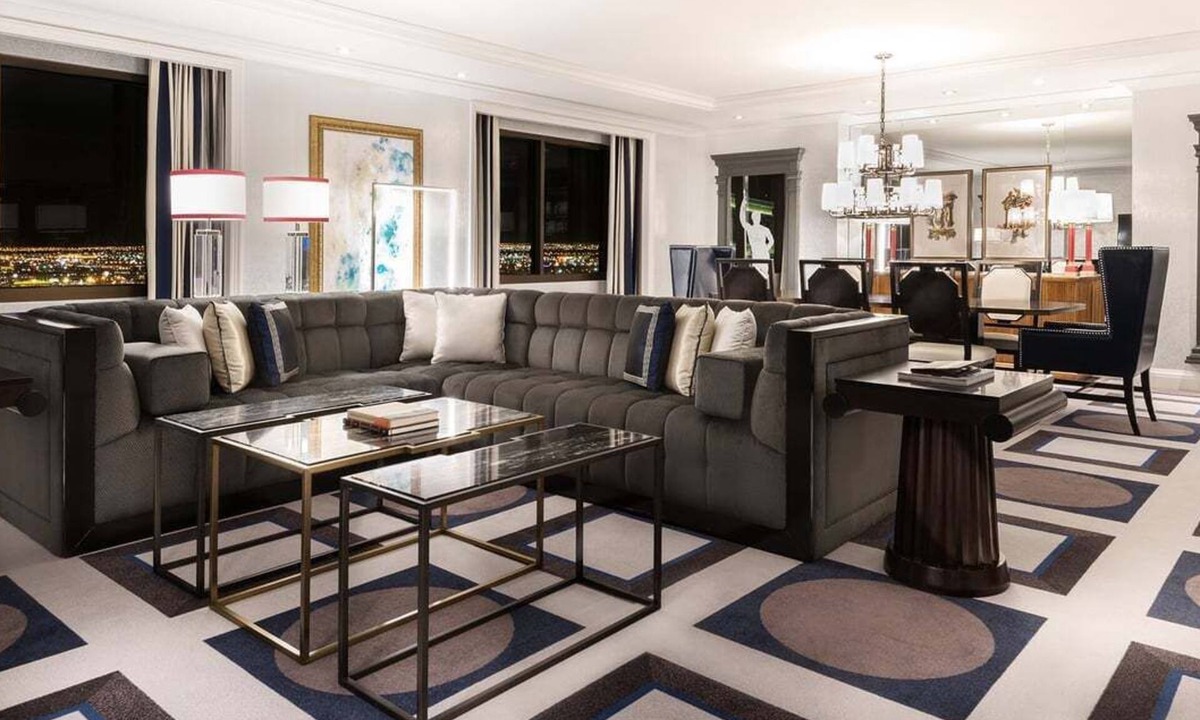 Las Vegas Strip Hotel | 1-Bedroom Suite at a 4.5⭐️ Hotel