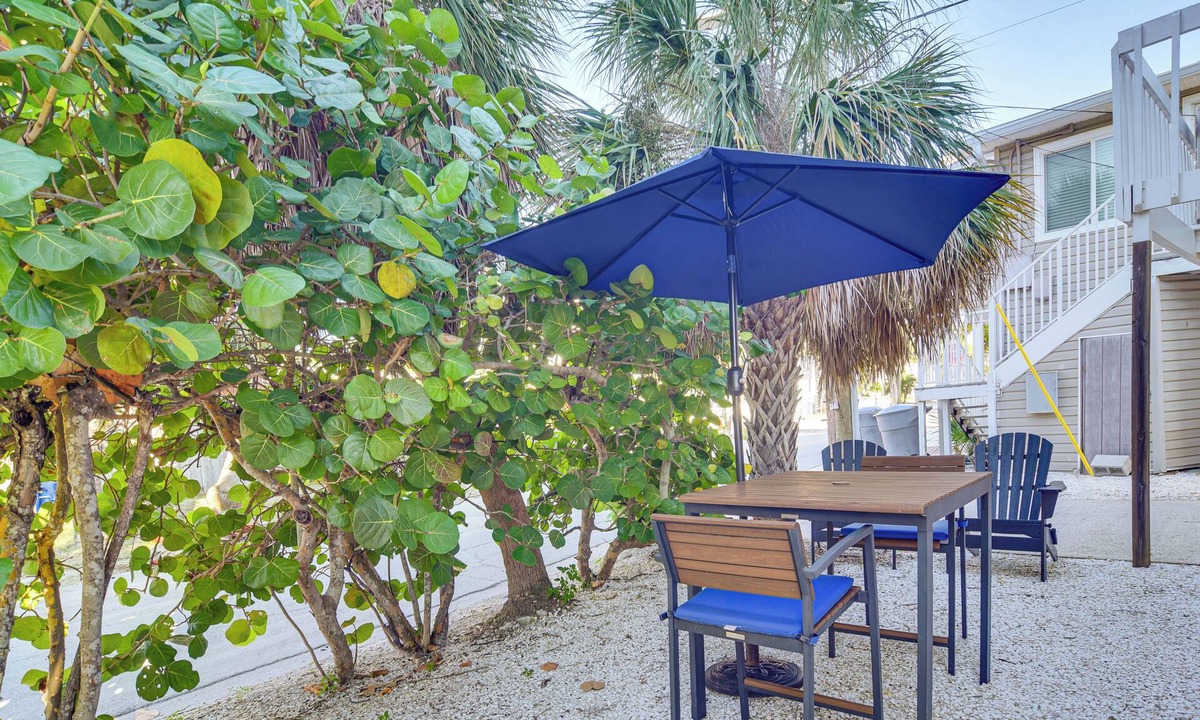 Sunset Beach House | 1 Block to Sunset Beach: Dog-Friendly Family Home