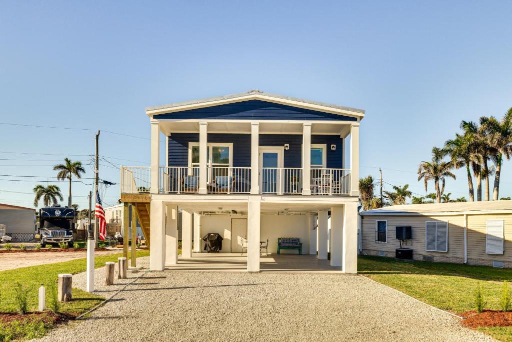 Truckland House | 1 Mi to Beach Access: Home w/Porch in Fort Myers!