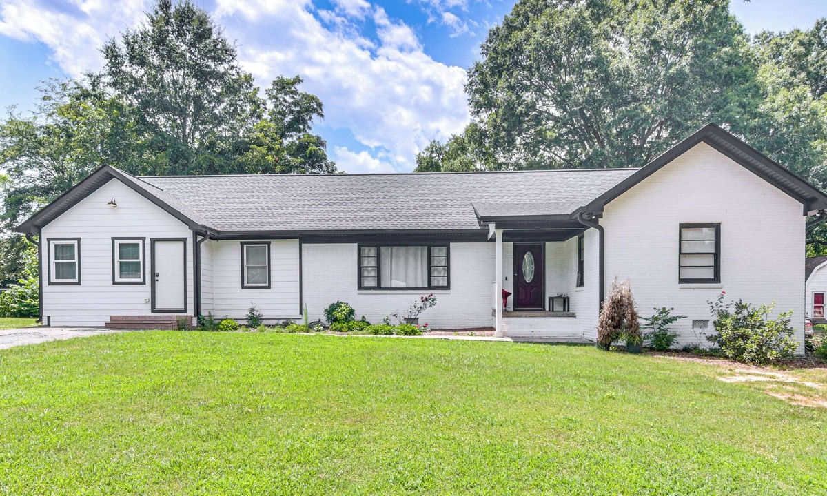 Monroe House | 1 Mi to Dtwn Monroe: Family-Friendly Duplex!