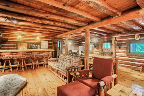 Clarion House | 15 off Summer SpecialLog Home WiFi Pavilion