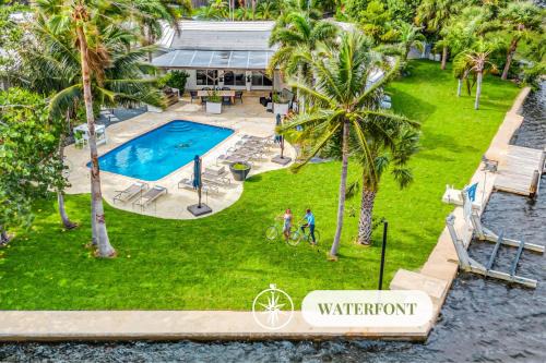 17th Street Causeway House | 180 of Waterfront Heated Pool Walk To Beach Paradise Point Key RESIDENCES