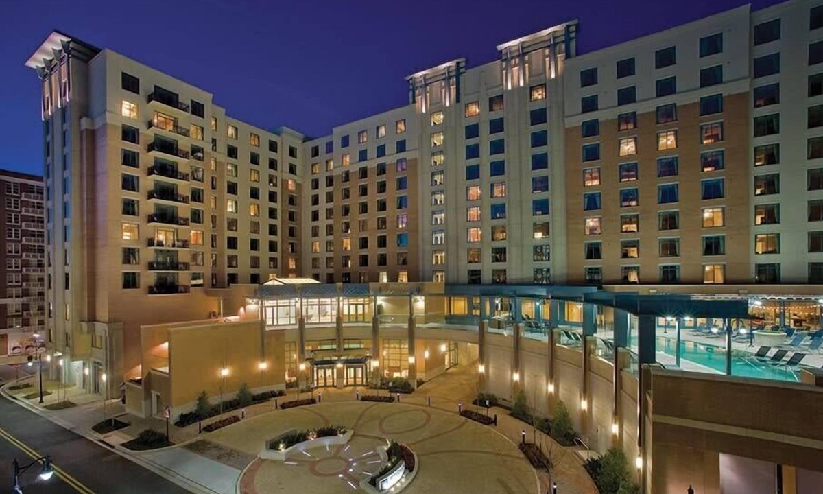 National Harbor Condo | 1br Deluxe Condo Fun in Waterfront District