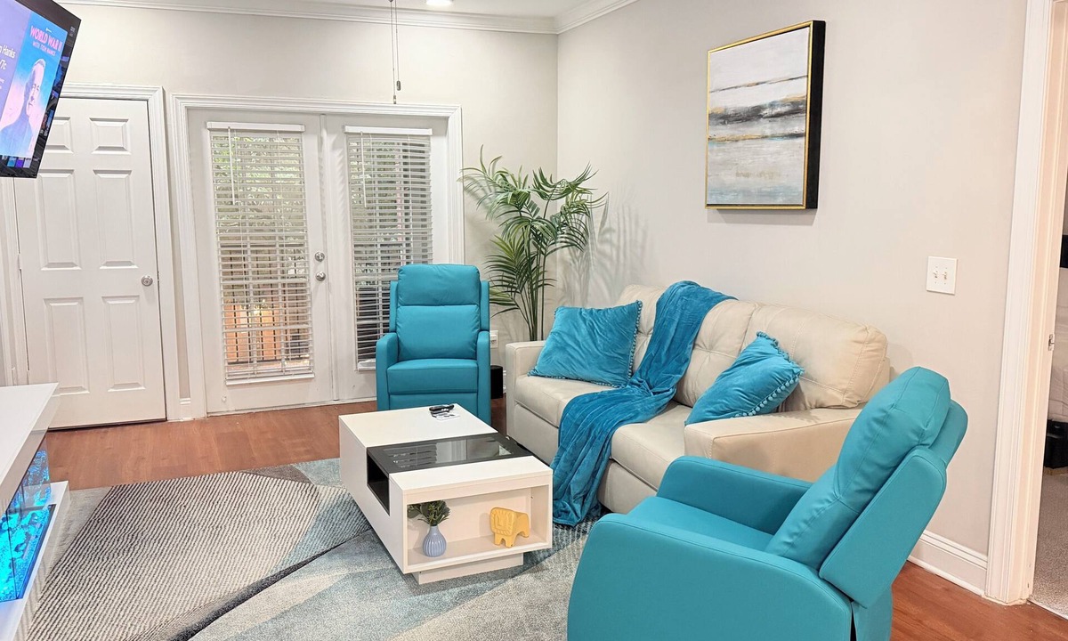 SoNo Condo | 2-bedroom condo in serene Atlanta min from Mercedes stadium & Georgia aquarium!