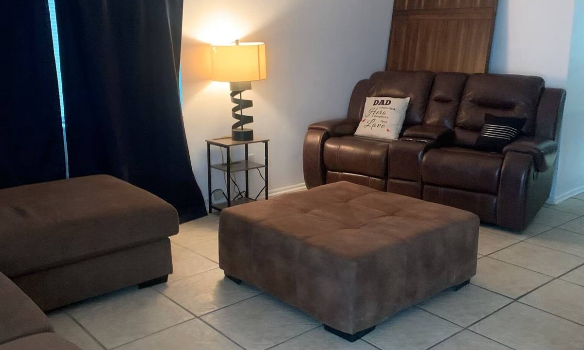 Lauderhill Apartment | 2-bedroom townhouse in fantastic Lauderhill, Kings