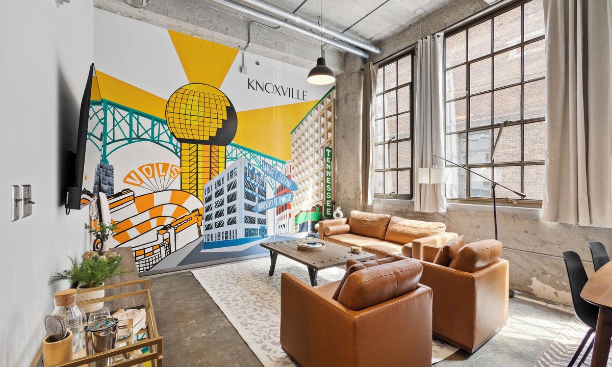 Old City Condo | 2 BR/2BA- Free Parking- Near UT- Heart of Old City- Walkable Location