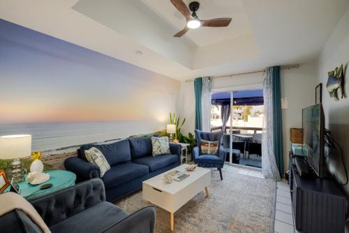 Saint Armands Key Apartment | 2 BR Beachy Speakeasy with Rooftop Deck Near Lido Beach
