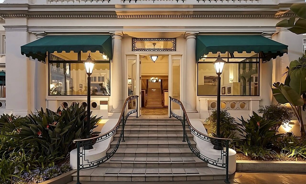 Coronado Hotel | 2 Classy Units Close to Silver Strand State Beach | Free Parking | Onsite Pool