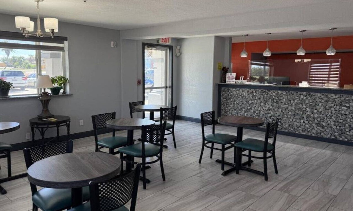 Aransas Pass Apartment | 2 Full Beds | Non-Smoking
