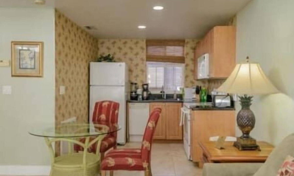 Key West Hotel | 2 Mallory Resort, Beach, Hot Tub, Pool, Marina!