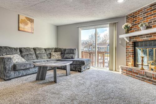 Castleton House | 2 Mi to Castleton Square Mall! Quaint Condo