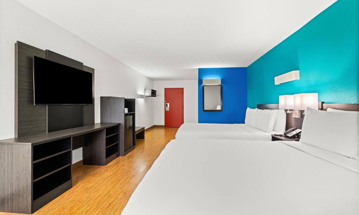 Ludlam Hotel | 2 Miami Rooms | Miami International Airport - 2.4 miles | Pet-Friendly
