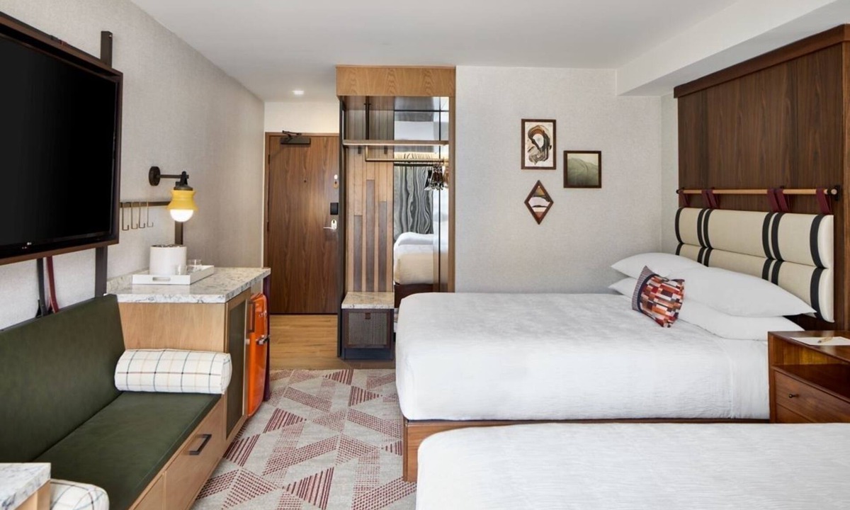 North Park City Hotel | 2 Queen Room | Hot Tub, Heated Pool, 1 mi to Silver Star Ski Lift