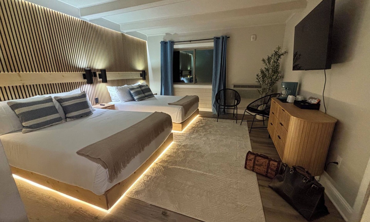 Rapid City Hotel | 2 Queen Room Near Torch Lake | Perfect for Families & Groups