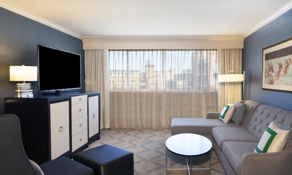 West End Hotel | 2 Units | One Bedroom Suites! Pets Allowed, Near White House - 1.2 miles!