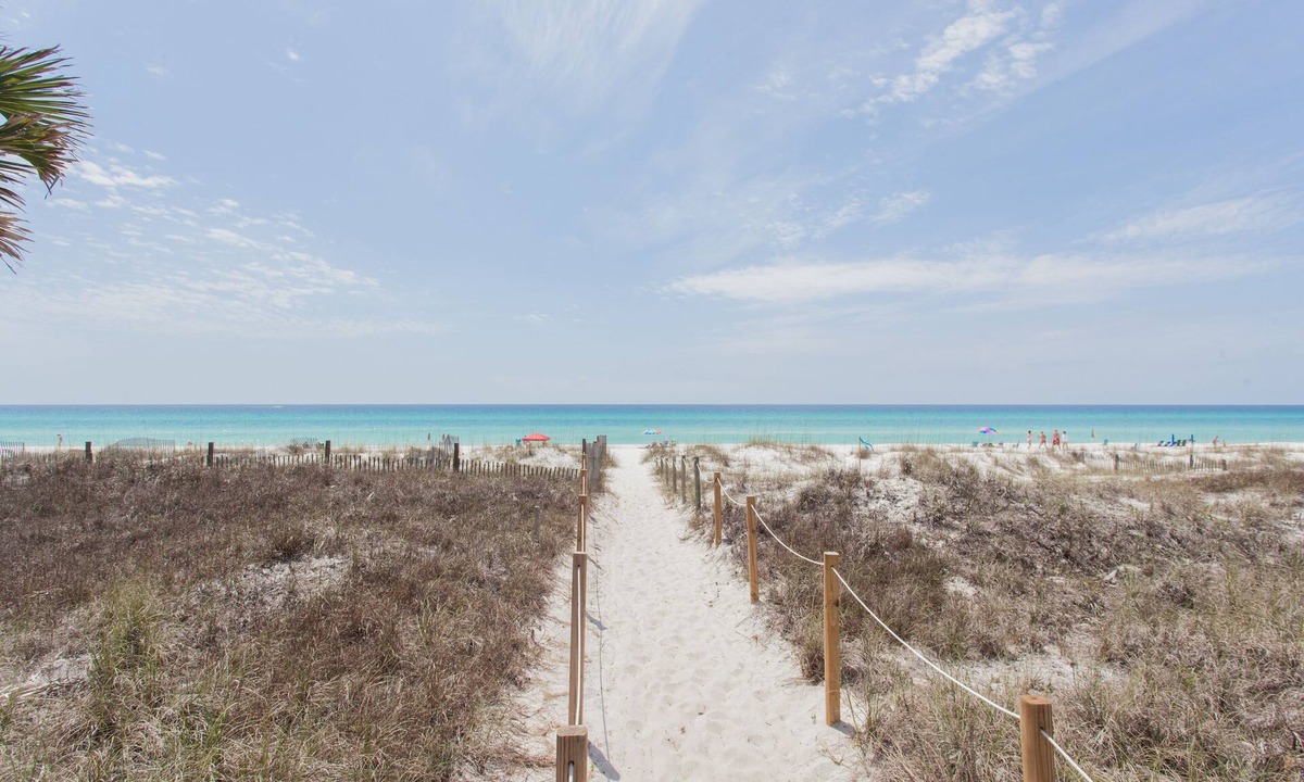 West Panama City Beach House | 2024 Remodel! One Minute Walk from the Beach and pool! Front Door Parking!