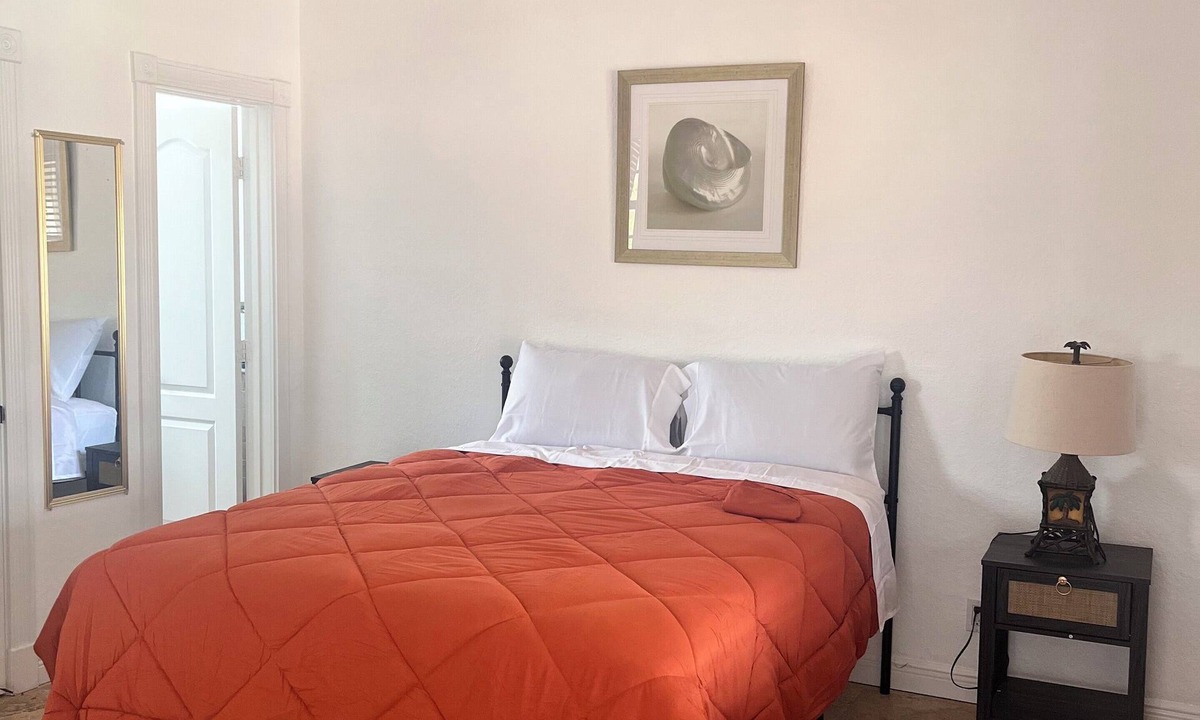 Singer Island Hotel | 214 Superior Single Room in a waterfront hotel in Singer Island, FL