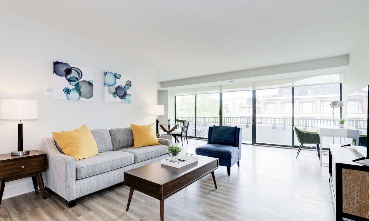 Radnor - Fort Myer Heights Apartment | 2BR Executive Apartment by Envitae