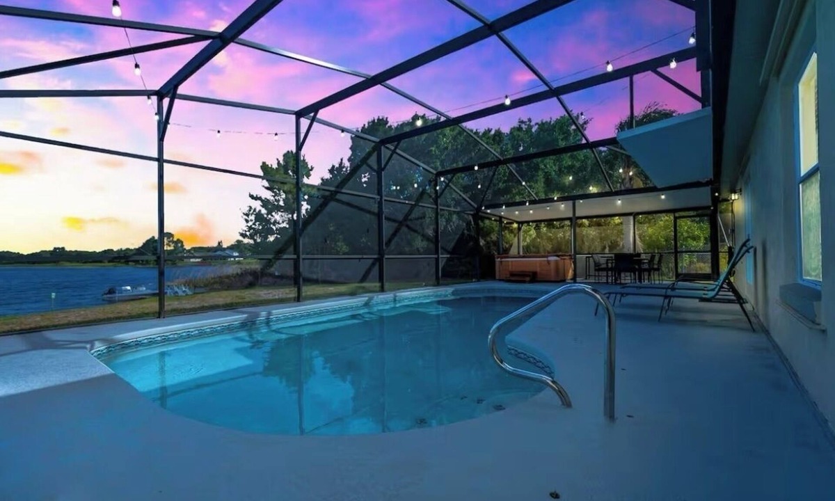 Sunridge Woods House | 3-bedroom house in cool Davenport with AC