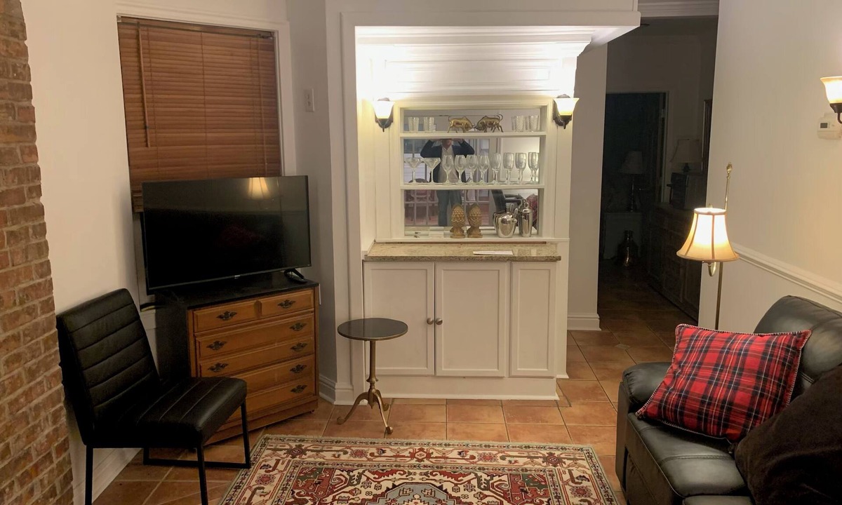 Downtown Pittsburgh House | 3-bedroom townhouse w/AC Downtown walk to FIREWORKS -Cultural District/Stadiums