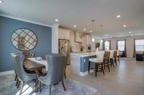 Ocean City House | 3 Mi to Ocean City Boardwalk: Townhome w/2 Decks