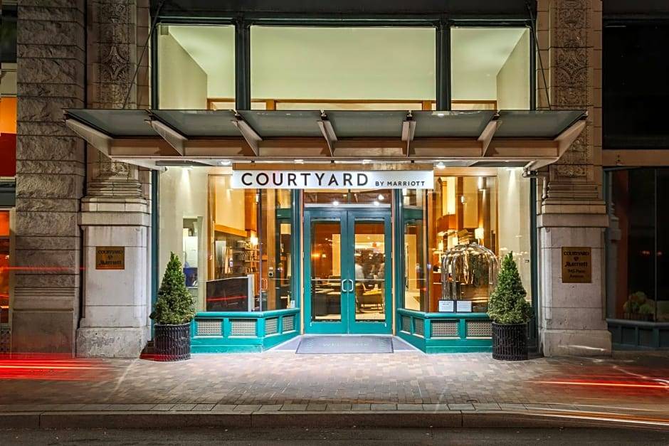 Cultural District Hotel | 3-Star Hotel ∙ Courtyard by Marriott Pittsburgh Downtown