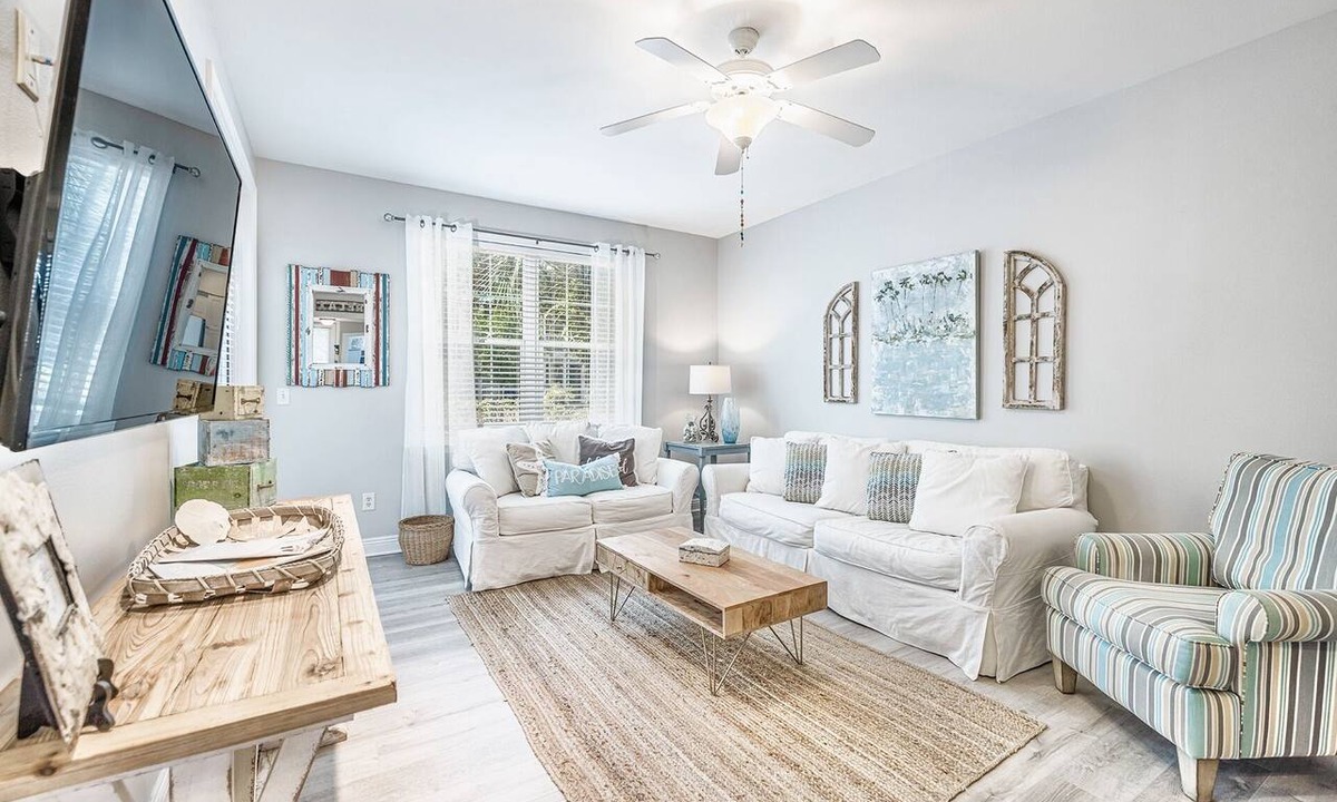 Santa Rosa Beach Condo | 30A ☀️ 119 10*Star Reviews | Huge Pool | Gym | Putting Area | Beach Gear ☀️ Gated