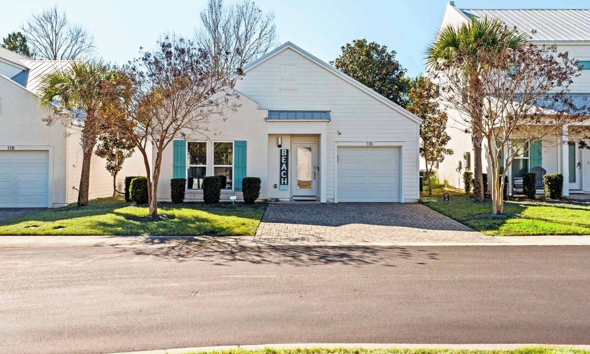 Seacrest House | 3BR home in Shorewalk: Pool, Grill, Arcade + Free Tix: Dolphin Cruise & More!