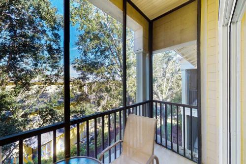 Bahama Bay House | 3rd floor condo w balcony tennis court gym near theme parks sauna