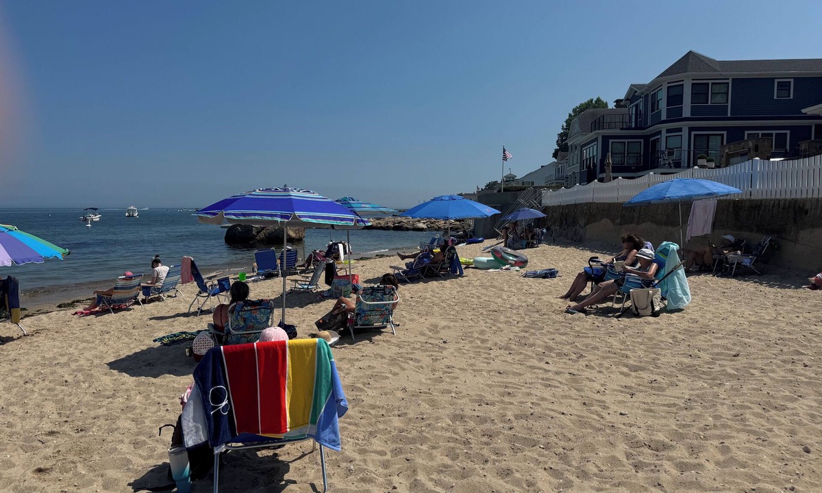 Niantic House | 4-BdRm Home at Black Point Beach, E. Lyme - WiFi + AC! JUN-AUG 2026 WKLY RENTAL