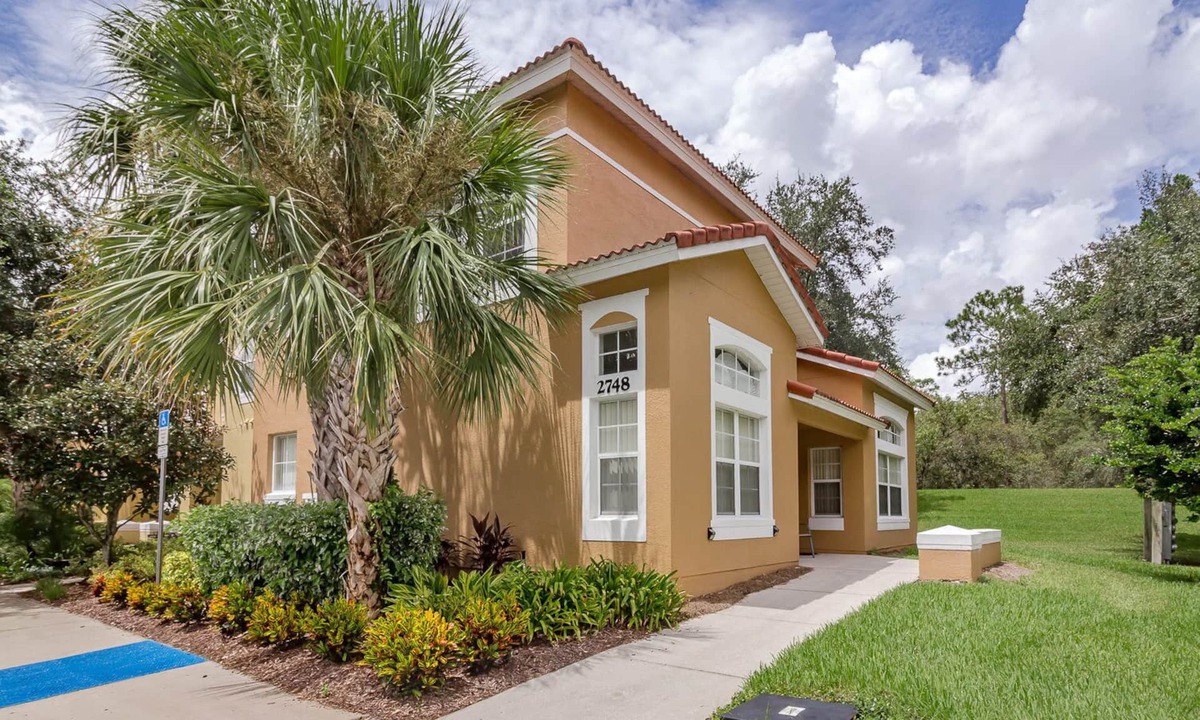 West Kissimmee House | 4 Bedrooms 3.5 Bathrooms - Inc 2 King Bed Master Suites-Next to Disney World
