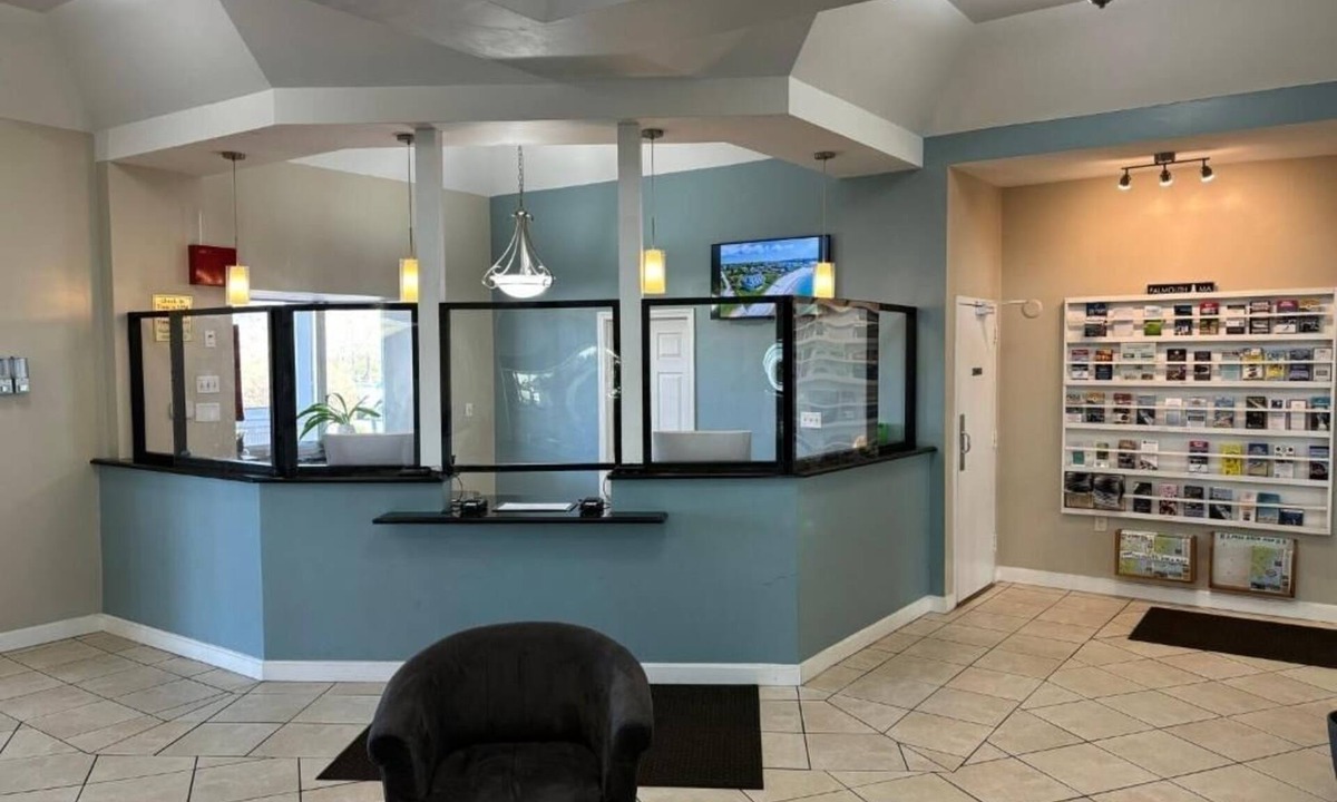 Teaticket House | 4 Budget-Friendly Rooms Ideal for Families with Two Pools & Free Breakfast