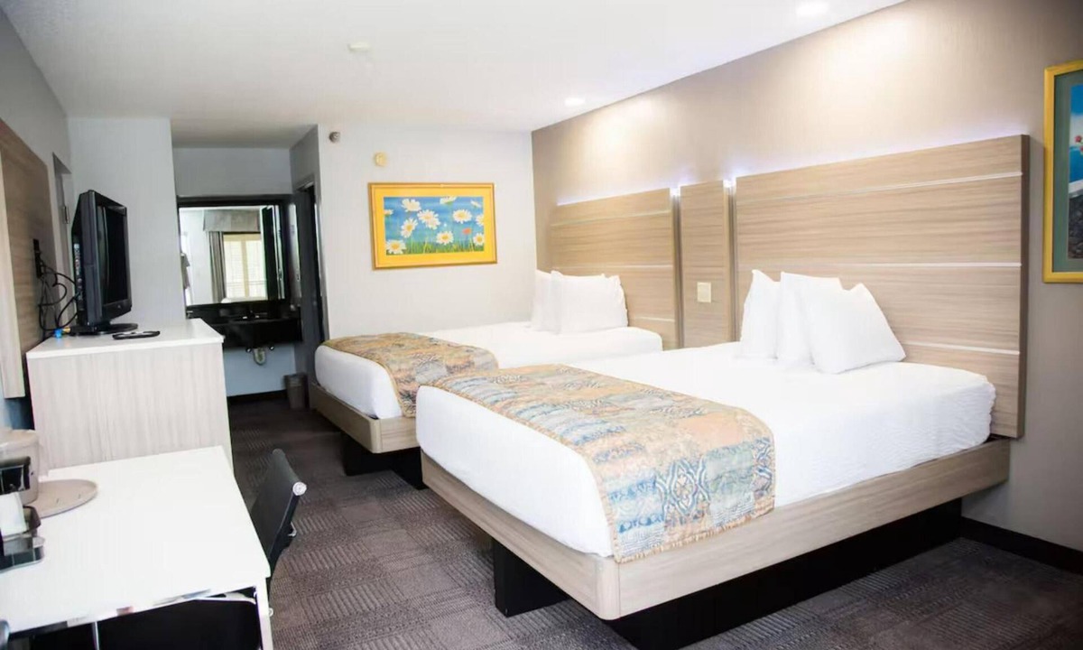 Mary Esther Hotel | 4 Rooms near Oak Tree Nature Preserve | Group Stay Accommodation| Free Parking
