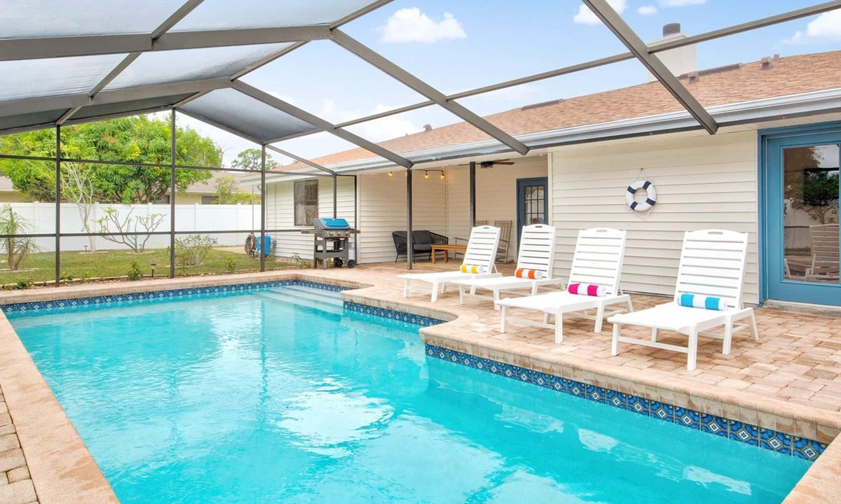 Whitfield House | 4BR Sarasota Retreat | Private Pool & Game Room!