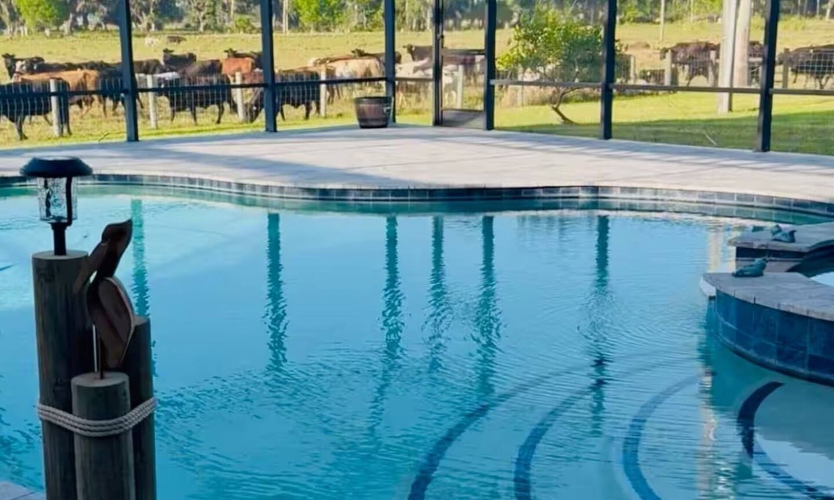 Taylor Creek House | 5.5 acre peaceful and private retreat