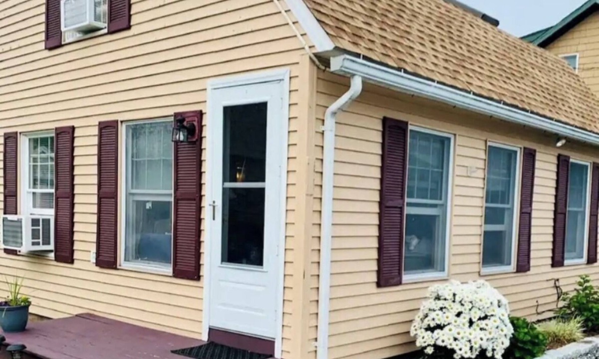Noank Cottage | 5 min walk to beach! 3-bed cottage