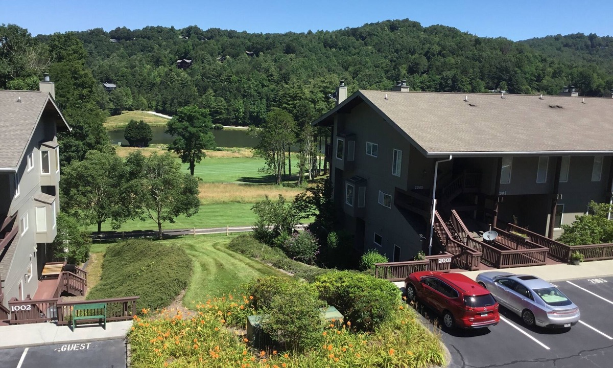 Sky Valley Condo | "5005" Valley View Condo Inside City of Sky Valley. Monthly Rentals Available!