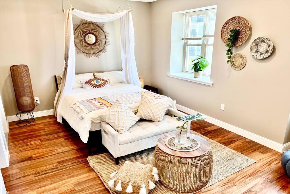 Logan Square Apartment | 503 Bohemian Romance Apartments in center city
