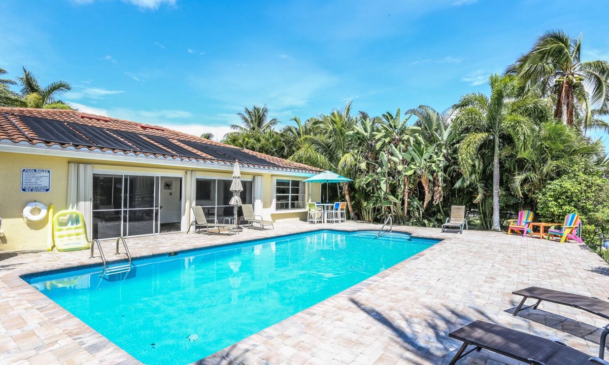 Mid Island House | 5150 Williams Drive, 3 Bedroom, Sleeps 6