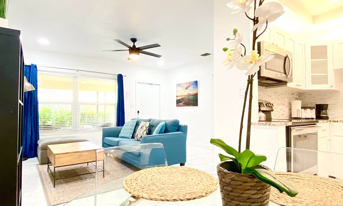Victoria Park Apartment | 630A FLL Private Apt.- 1.5 mi to Beach & Las Olas
