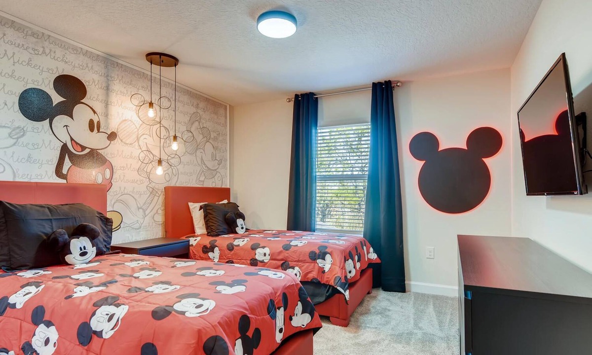 Four Corners Villa | 8953 CC - 4BR Townhome with Sparkling Pool