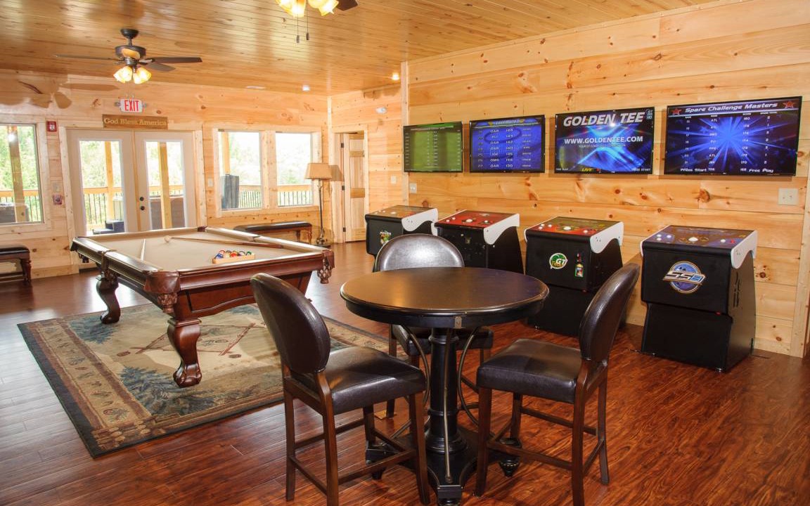 Pittman Center Cabin | 948 m² Cabin ∙ 14 bedrooms ∙ 44 guests