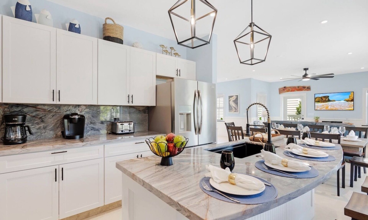 Uptown - Upper Duval House | *A ROYAL AFFAIR @ DUVAL* Three Home Compound + LAST KEY SERVICES…