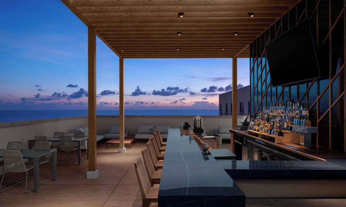 Clearwater Beach Hotel | AC Hotel Clearwater Beach
