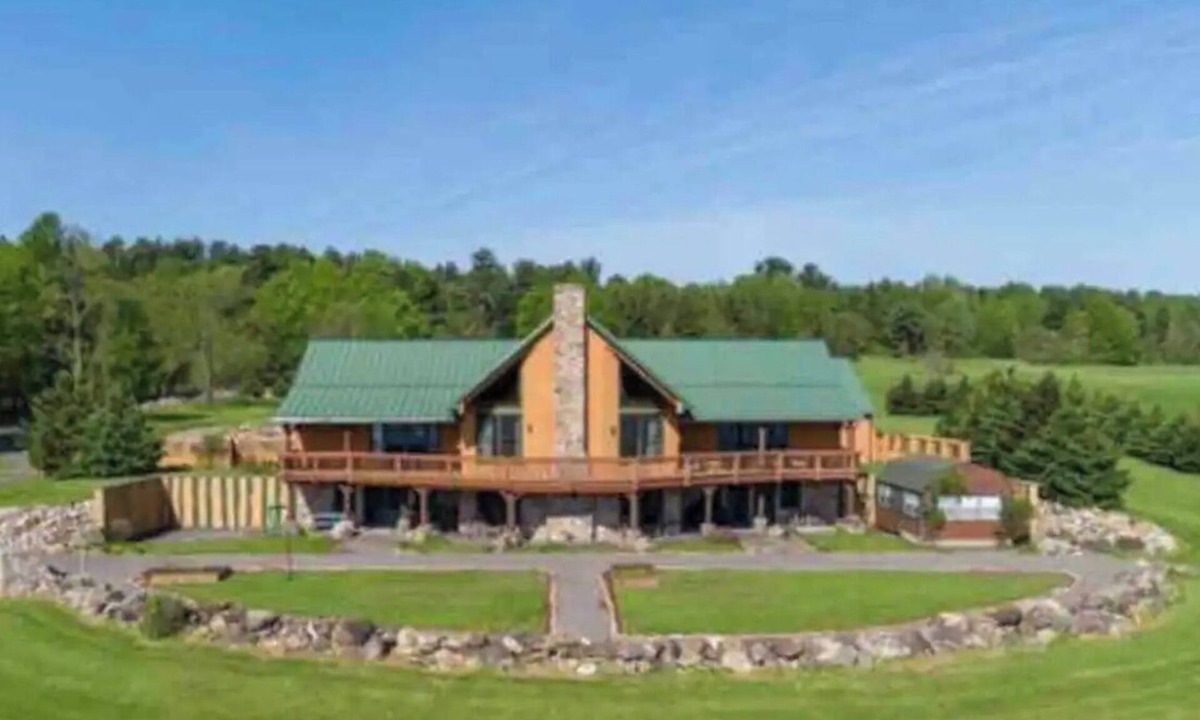 Town of Chesterfield Ski Chalet | Adirondacks Love - 33 acres with LAKE VIEW
