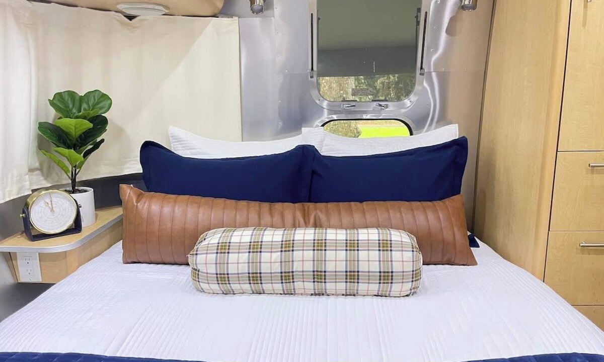 Whitemarsh Island House | Airstream on Private Acre, Midway to Beach