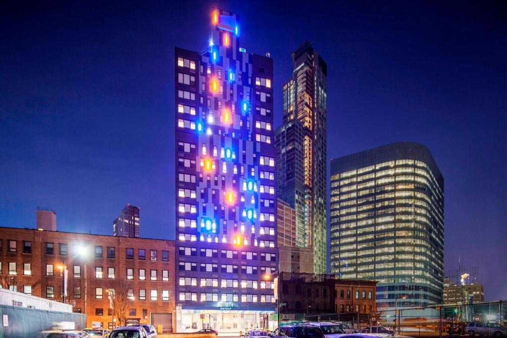Hunters Point Hotel | Aloft by Marriott Long Island City-Manhattan View