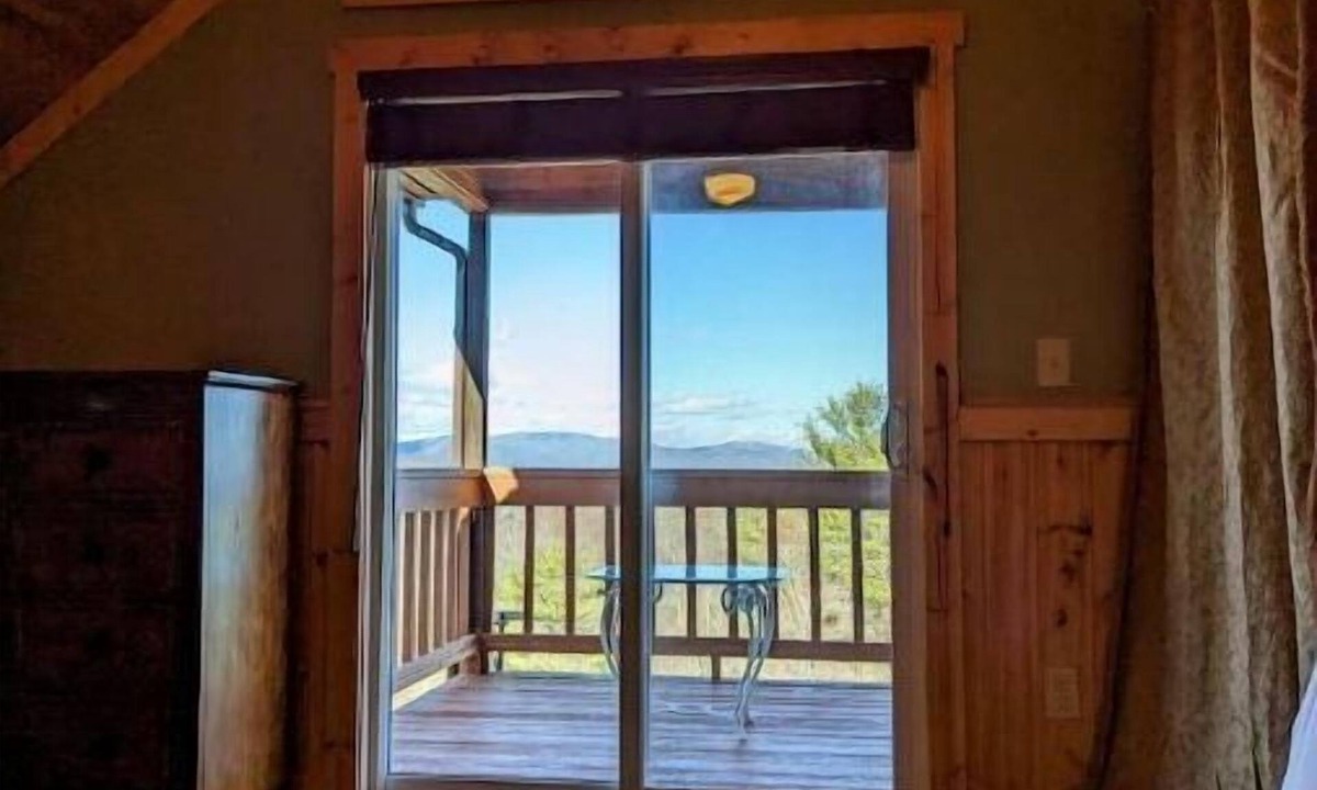 Piney Creek Cabin | Alwar House: A mountain Paradise 200 RAVEN Road Piney Creek NC.