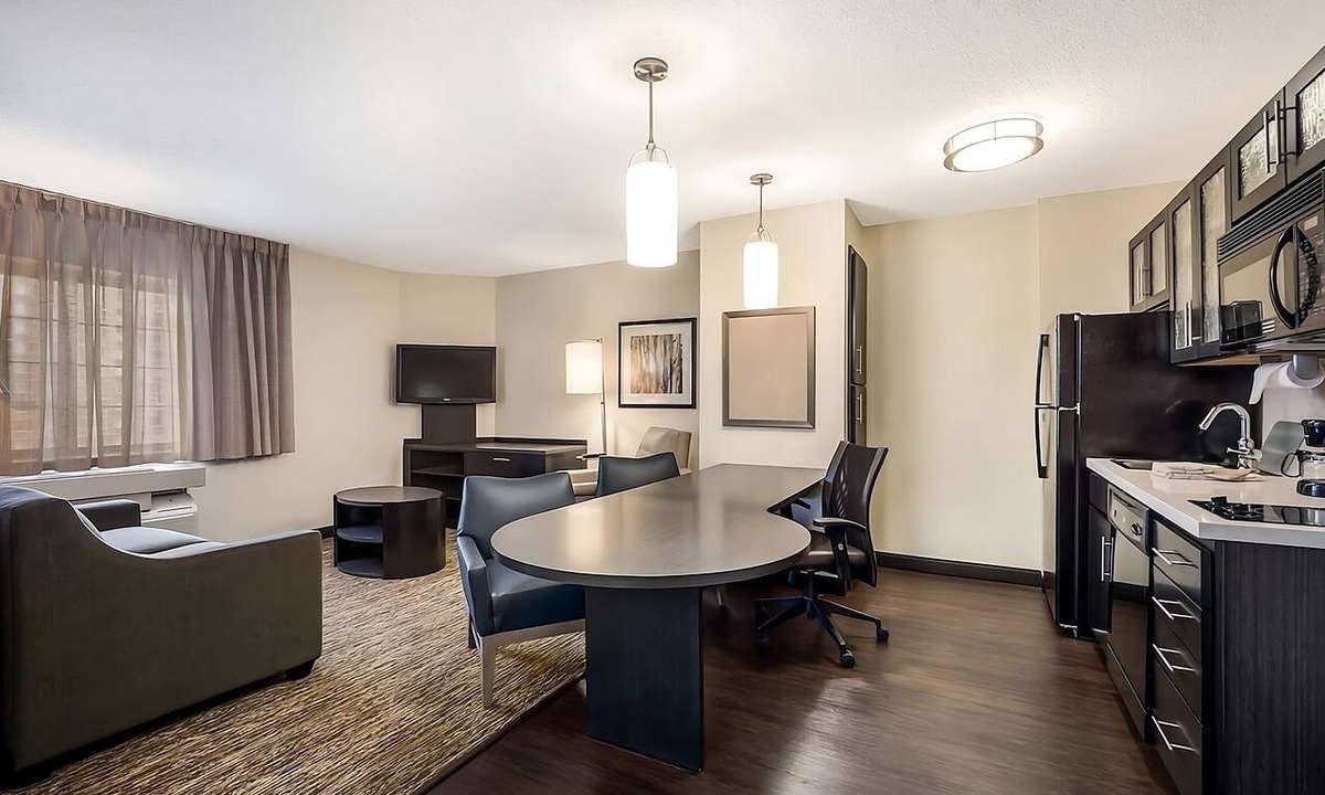 Gahanna Hotel | Always a Great Idea To Unwind! Near Central Park Reserve, Pet-Friendly!